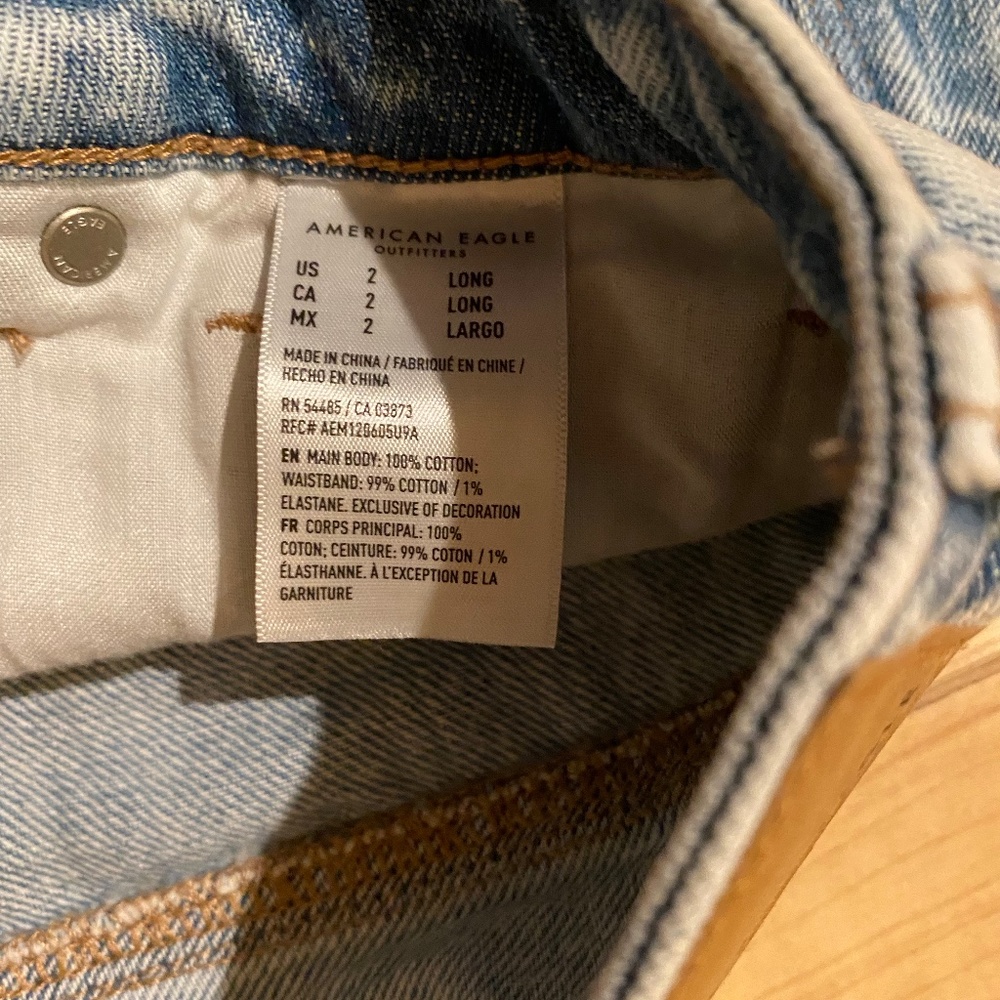 American Eagle Ripped Jeans - Picture 2 of 2